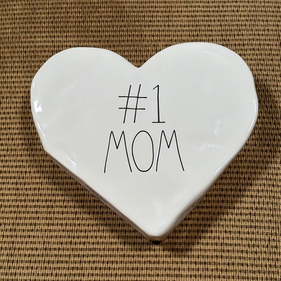 RAE DUNN Ceramic #1 MOM Heart - Picture 1 of 8